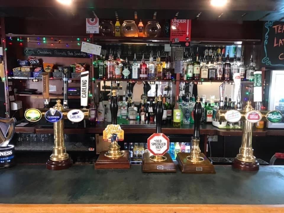 The Pall Tavern Hotel Yeovil Exterior photo