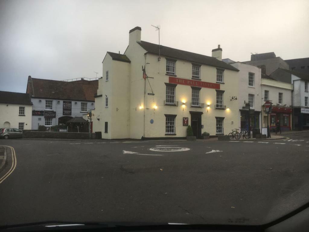 The Pall Tavern Hotel Yeovil Exterior photo